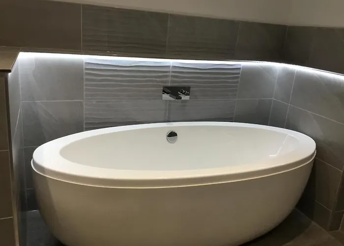 Castle House Guest house *