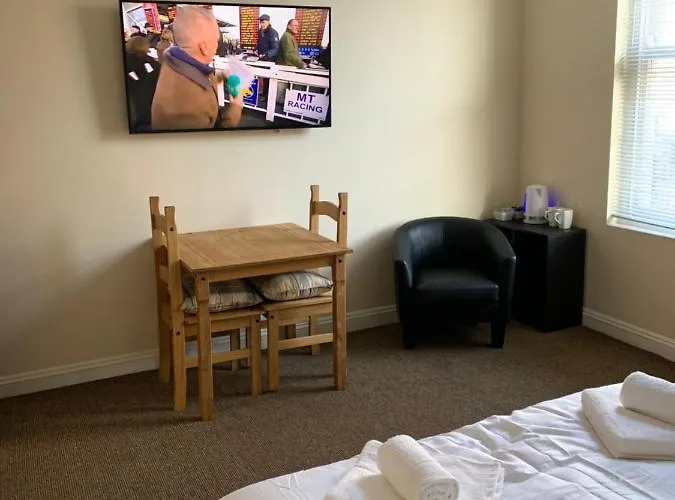 Guest house Castle House *